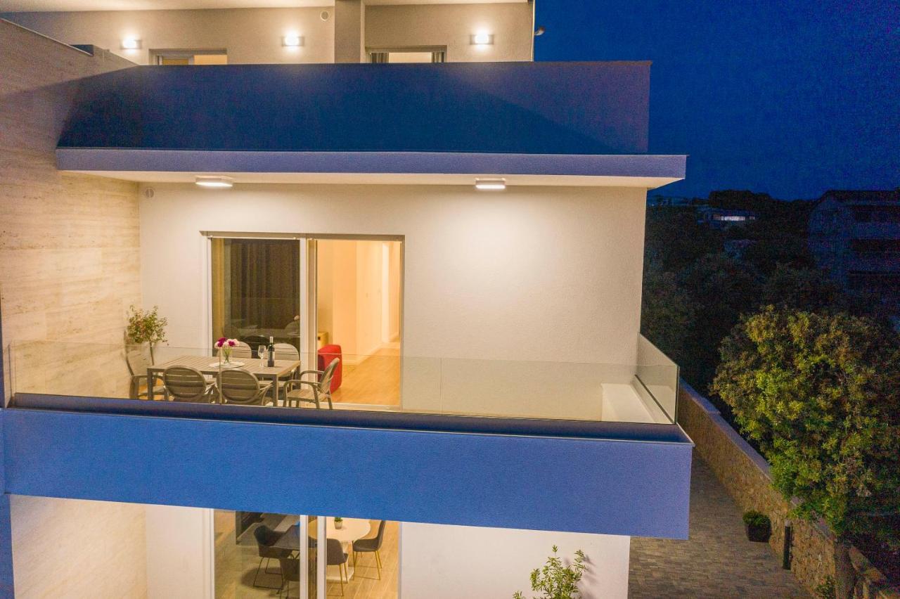 Villa Eni Apartments 2 Mandre Bagian luar foto